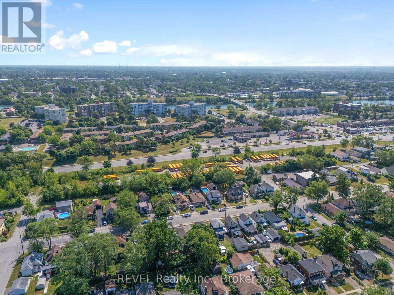 Photo 33 of 103 Wilton Avenue, Welland ON