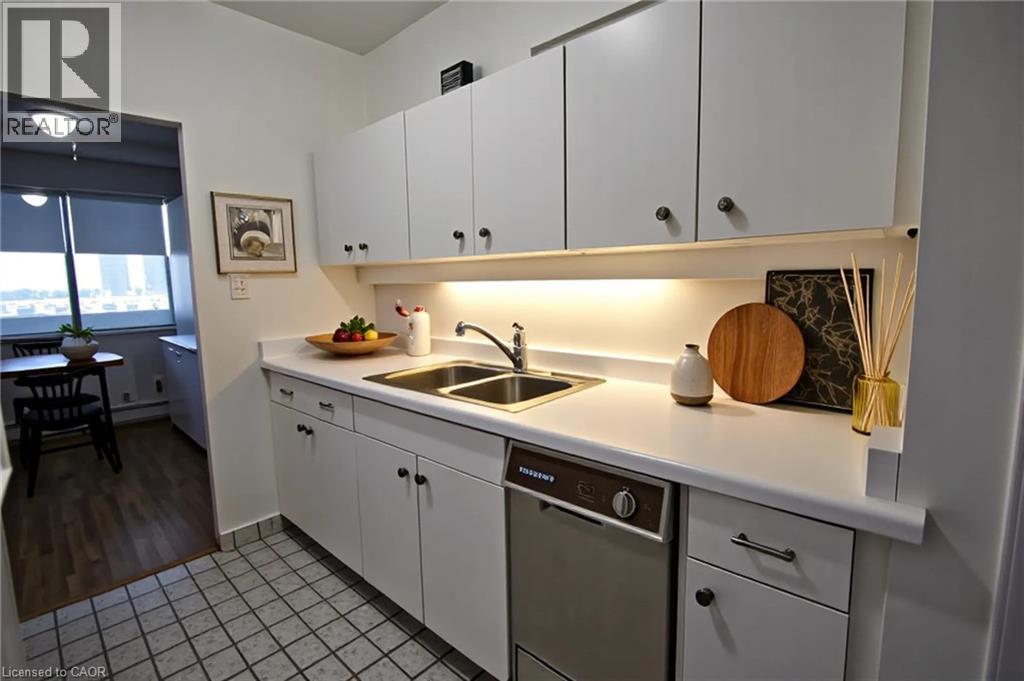 Photo 2 of 45 Westmount Road N Unit 602, Waterloo ON