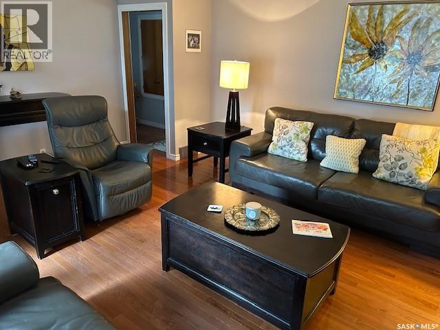 307 1ST STREET W - 6