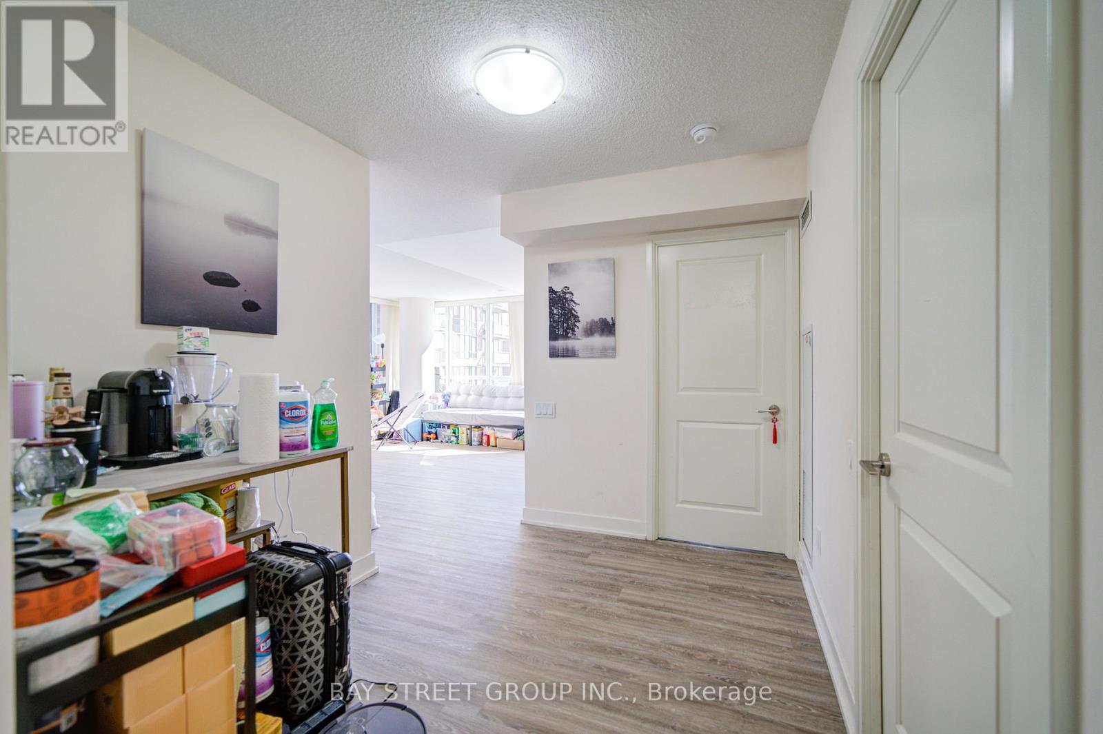 Photo 10 of 1104 23 Sheppard Avenue E, Toronto ON