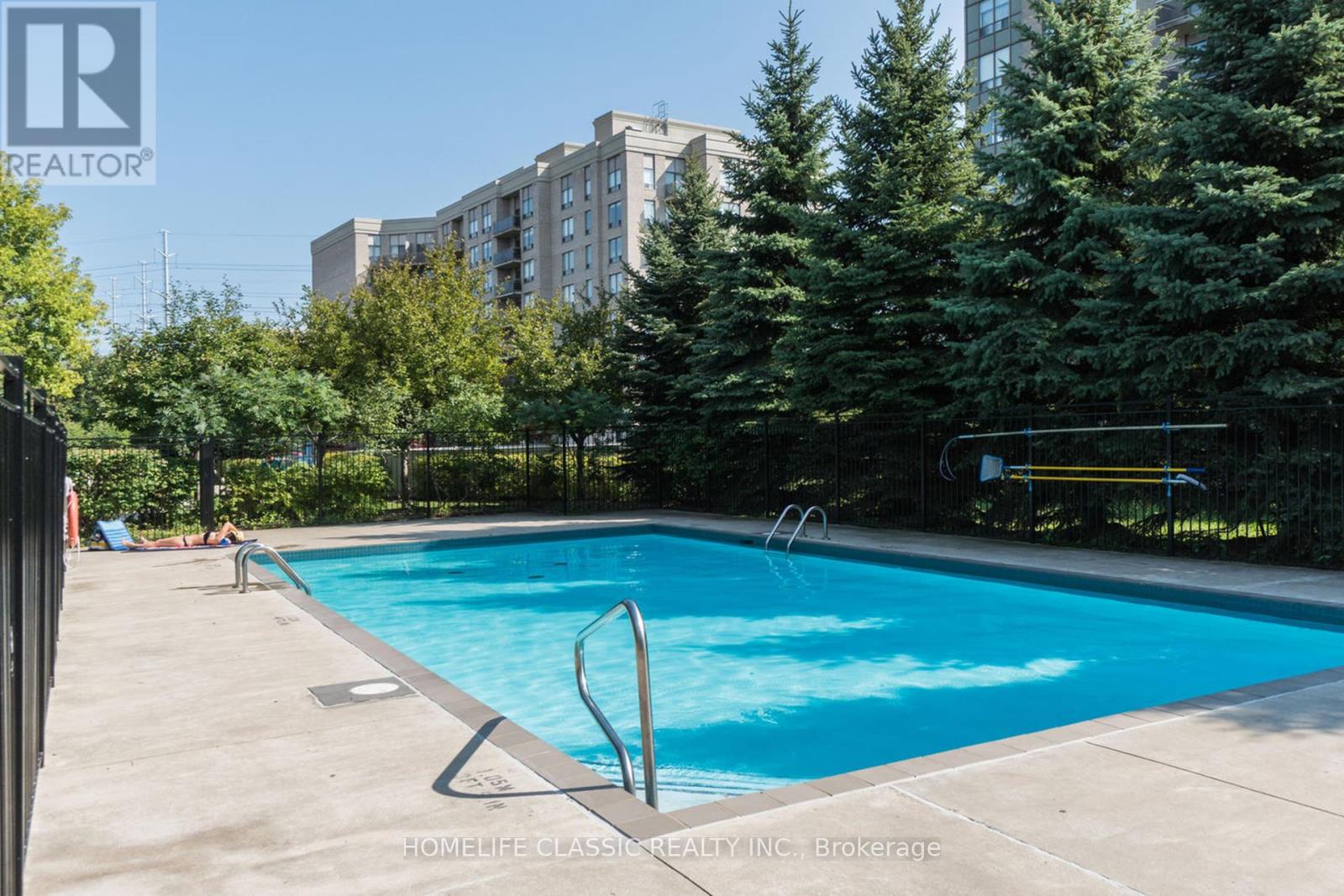 Photo 3 of 618 1700 Eglinton Avenue E, Toronto ON