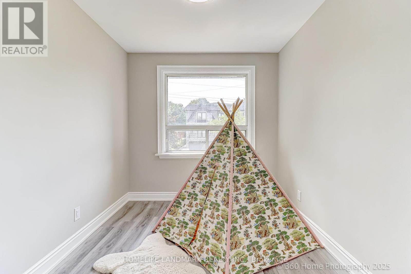 Photo 13 of 46 Bowerbank Drive, Toronto ON