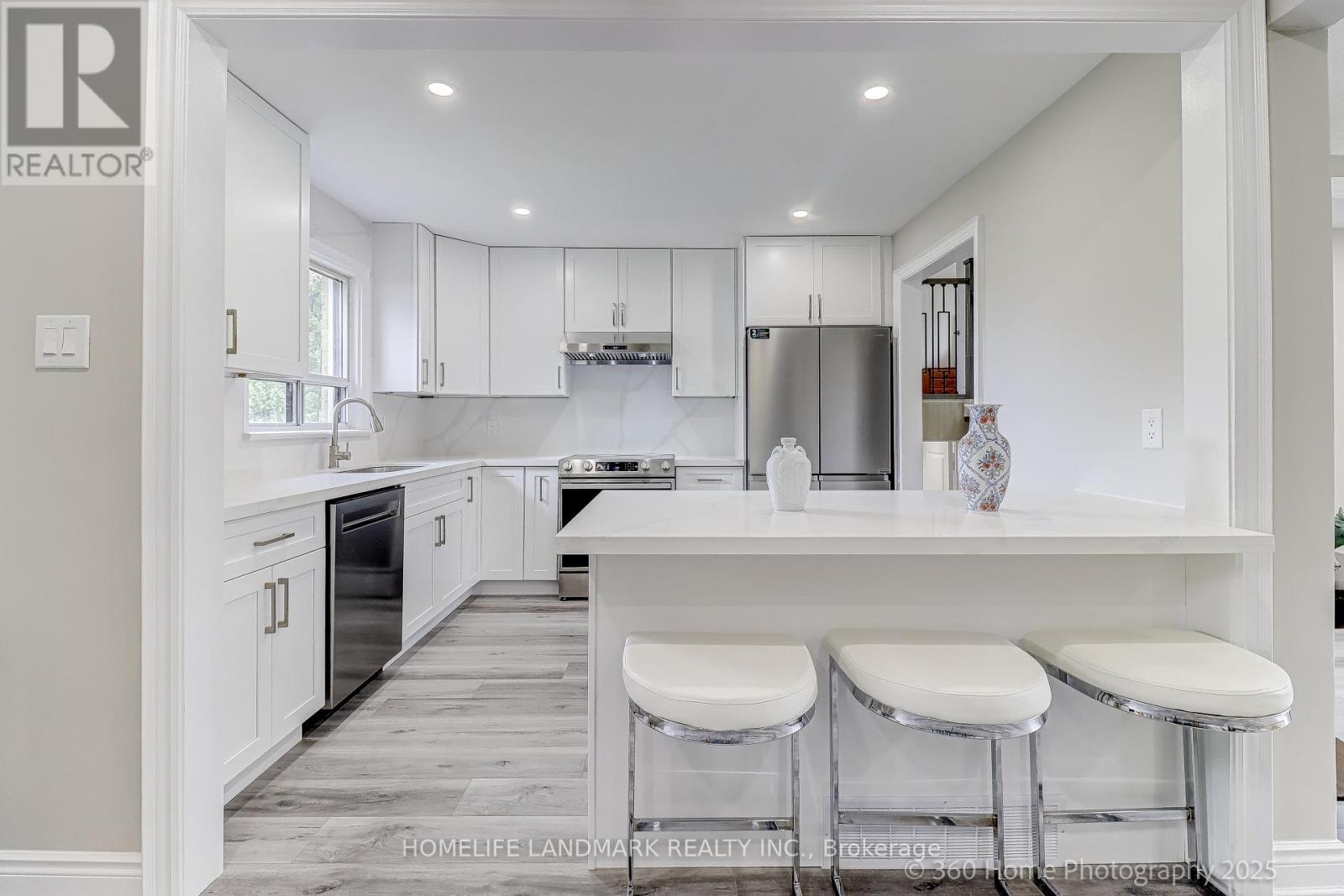 Photo 7 of 46 Bowerbank Drive, Toronto ON