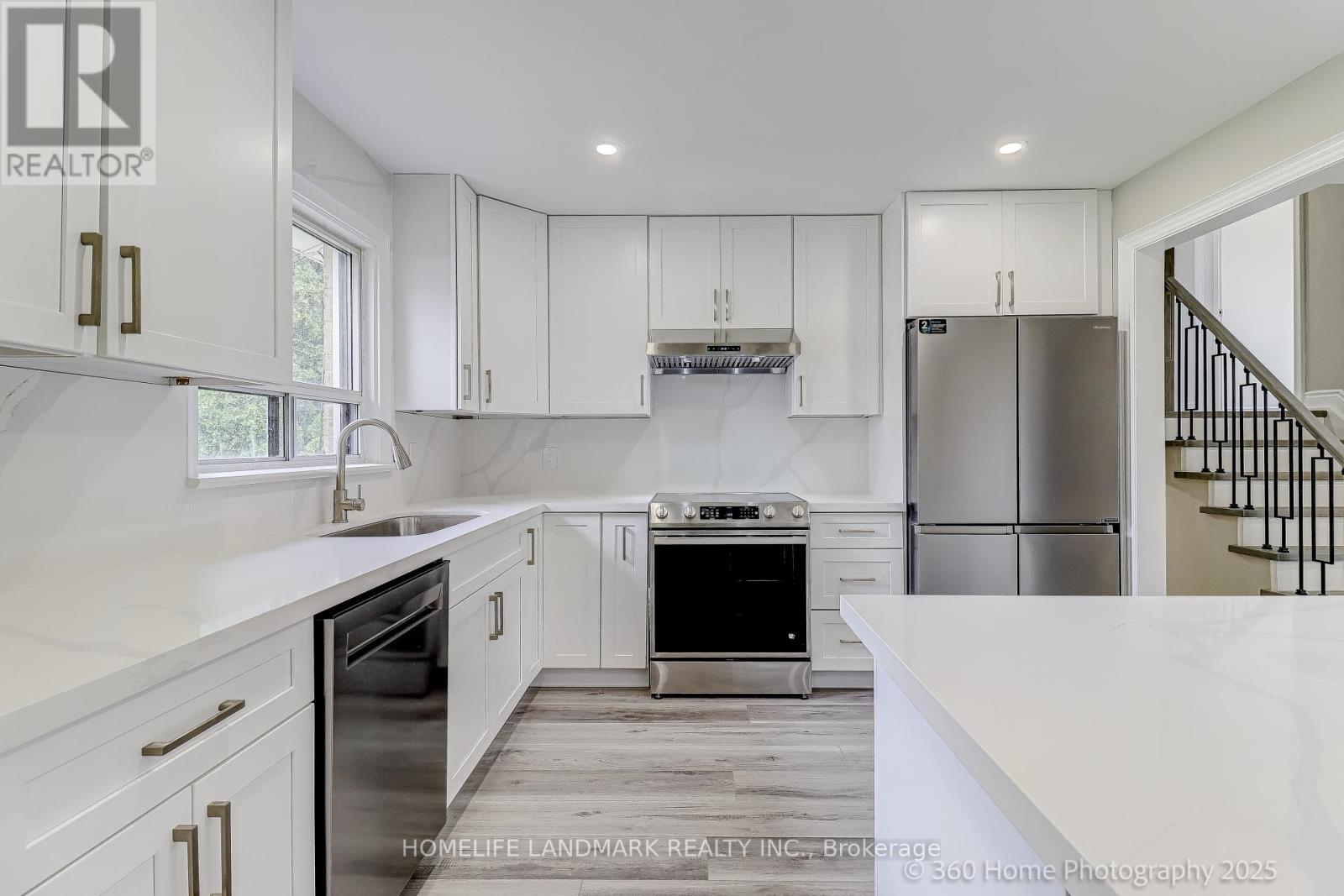 Photo 8 of 46 Bowerbank Drive, Toronto ON
