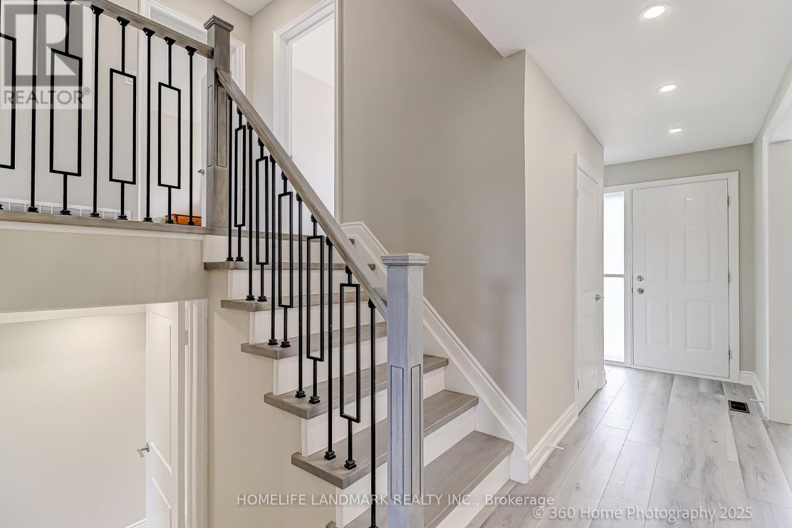Photo 9 of 46 Bowerbank Drive, Toronto ON