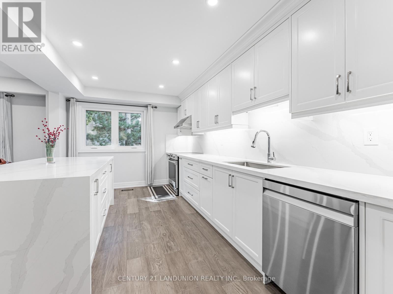 Photo 7 of 36 Levitt Court, Toronto ON