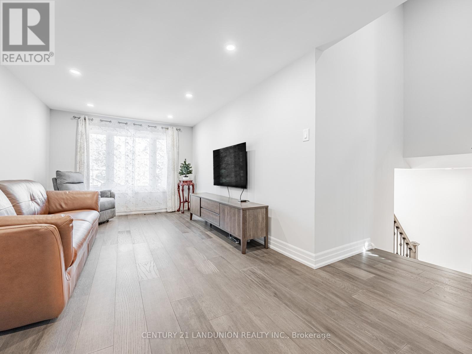 Photo 8 of 36 Levitt Court, Toronto ON