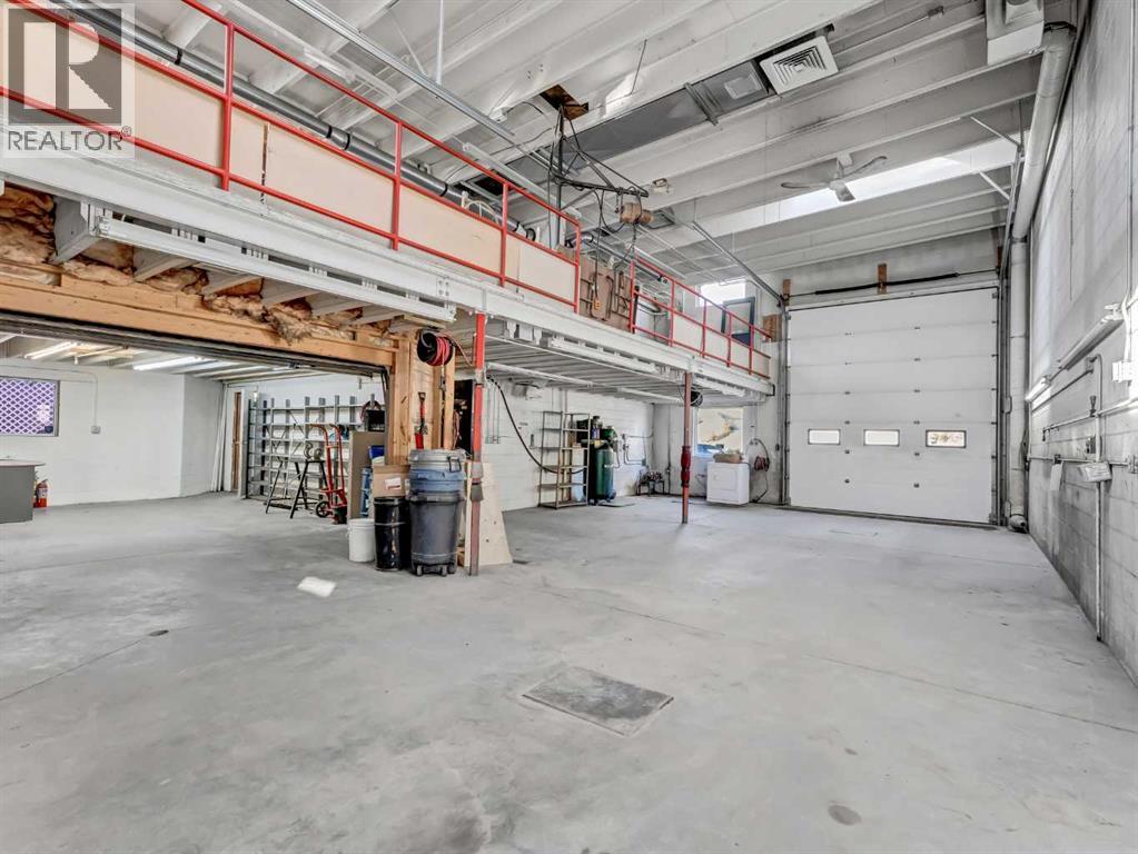 Photo 22 of 1137 1139 Kingsway Avenue Se, Medicine Hat AB