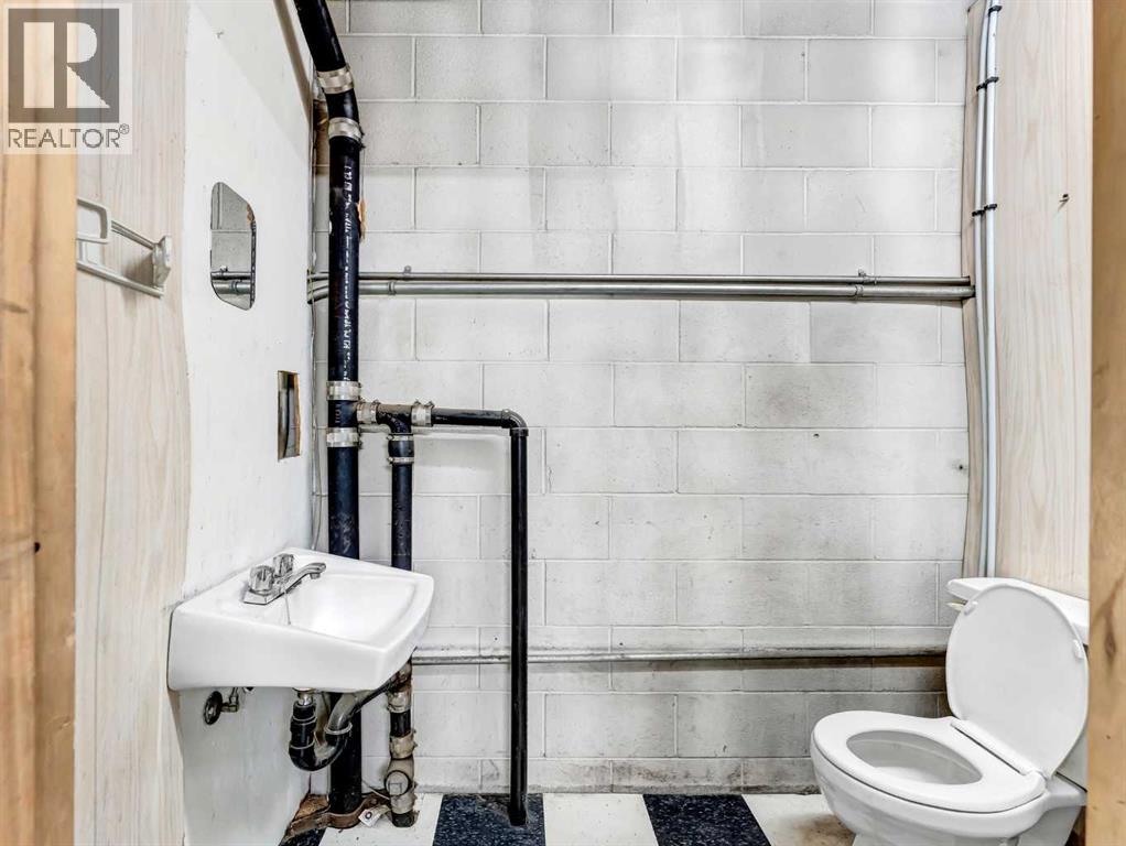 Photo 31 of 1137 1139 Kingsway Avenue Se, Medicine Hat AB