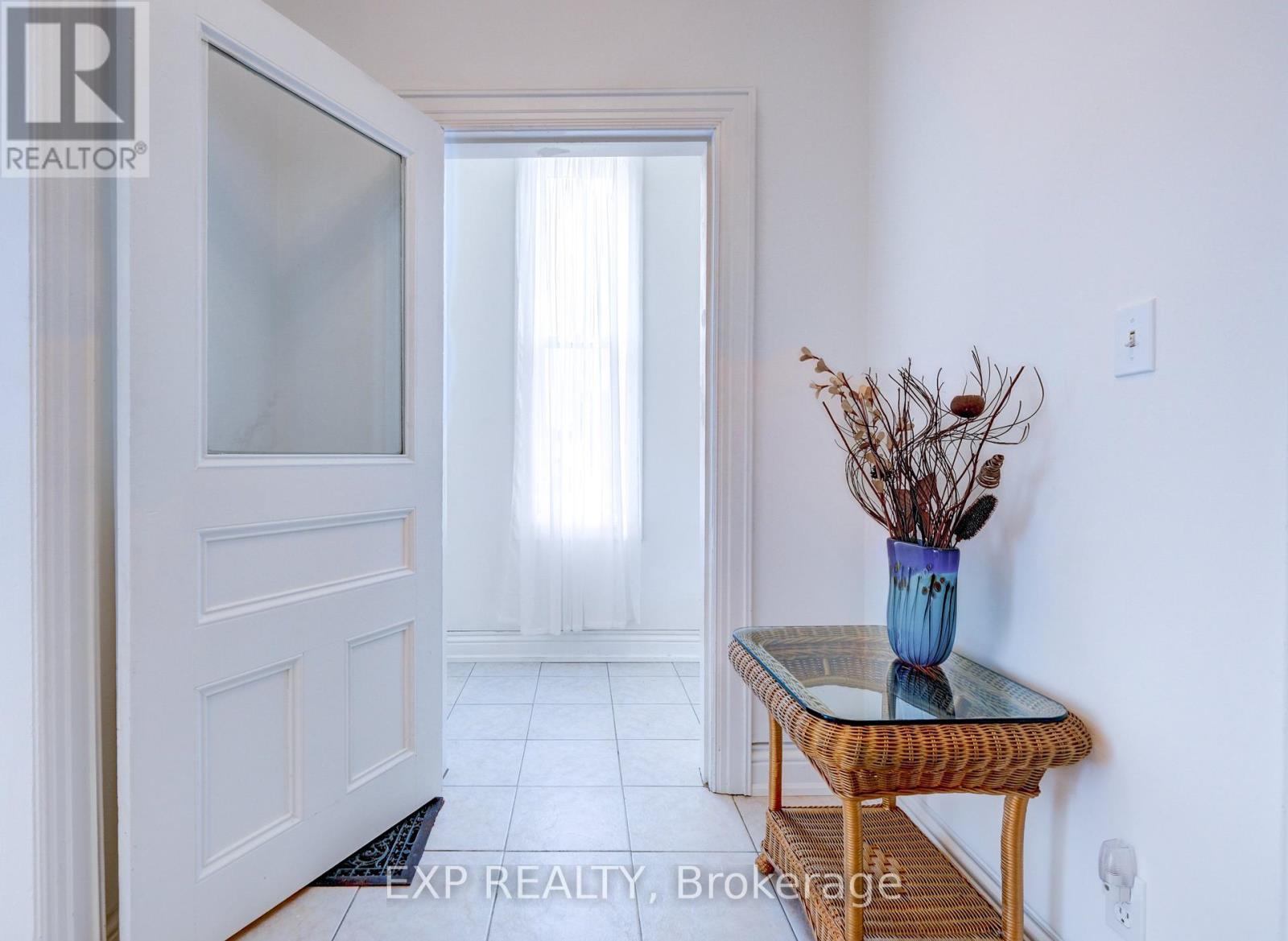 Photo 20 of 853 Simcoe Street S, Oshawa ON