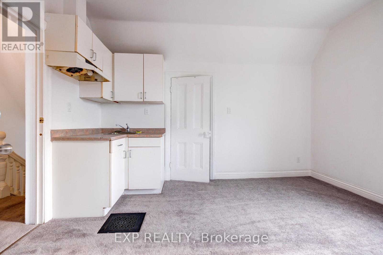 Photo 34 of 853 Simcoe Street S, Oshawa ON
