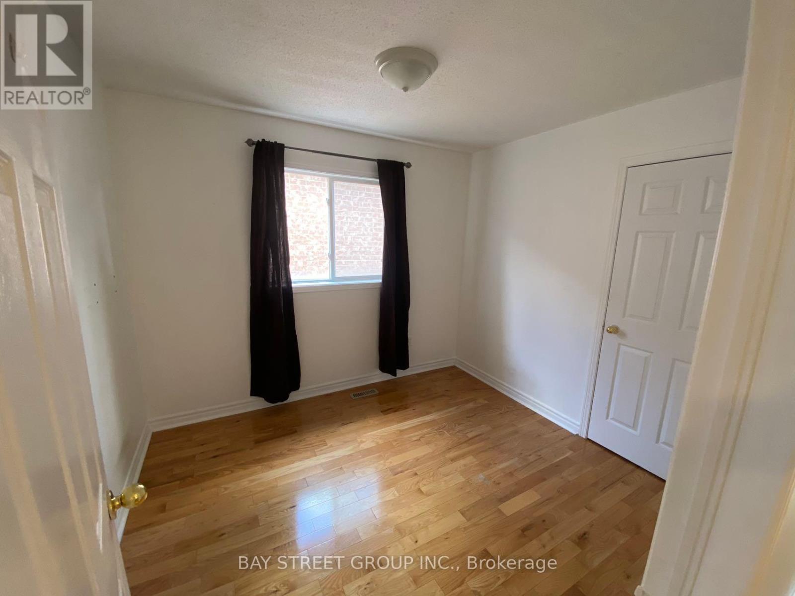 Photo 25 of 27 Neuchatel Avenue, Vaughan ON