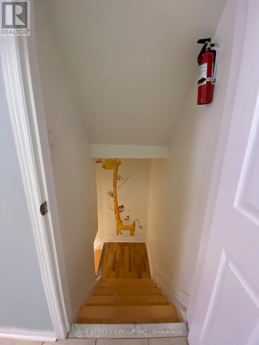 Photo 29 of 27 Neuchatel Avenue, Vaughan ON