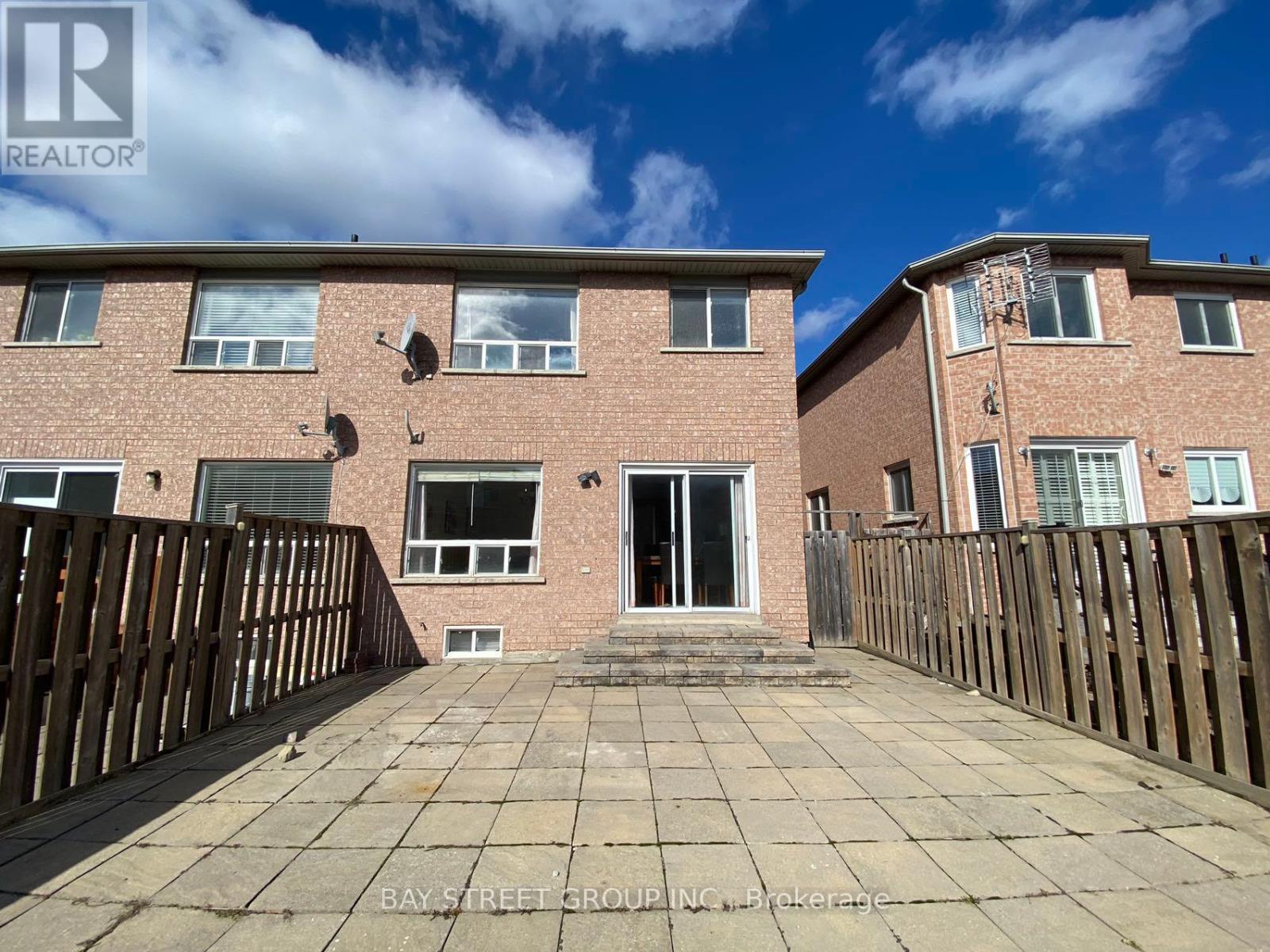 Photo 35 of 27 Neuchatel Avenue, Vaughan ON