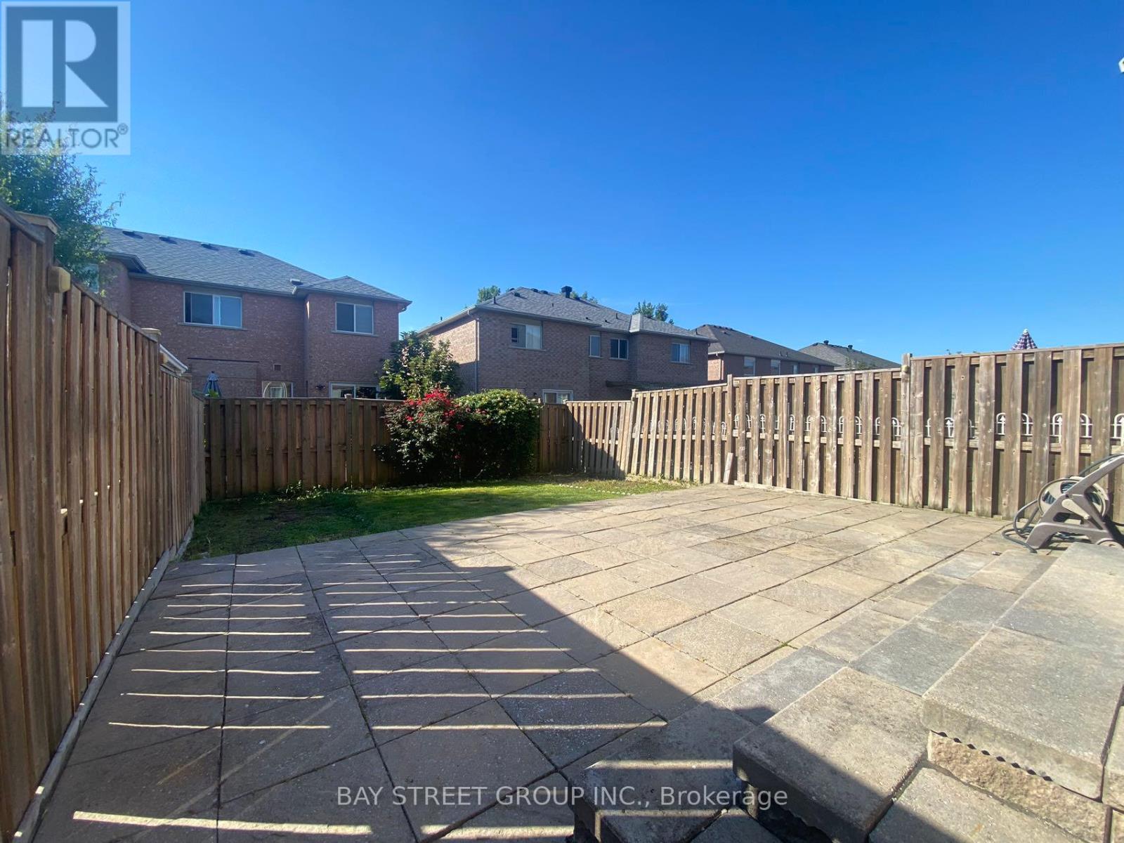 Photo 36 of 27 Neuchatel Avenue, Vaughan ON
