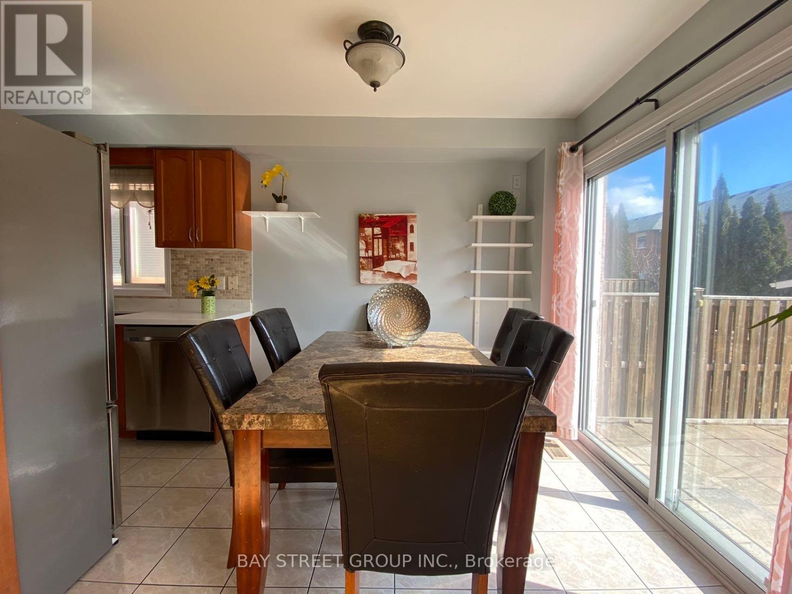 Photo 8 of 27 Neuchatel Avenue, Vaughan ON