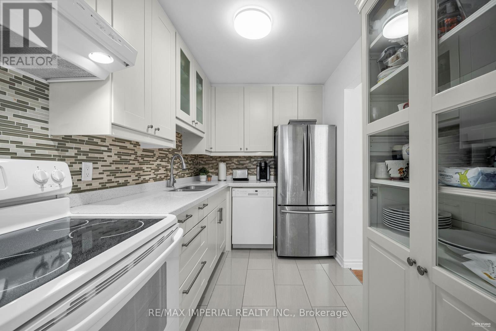 Photo 11 of 24 Norris Way, Markham ON