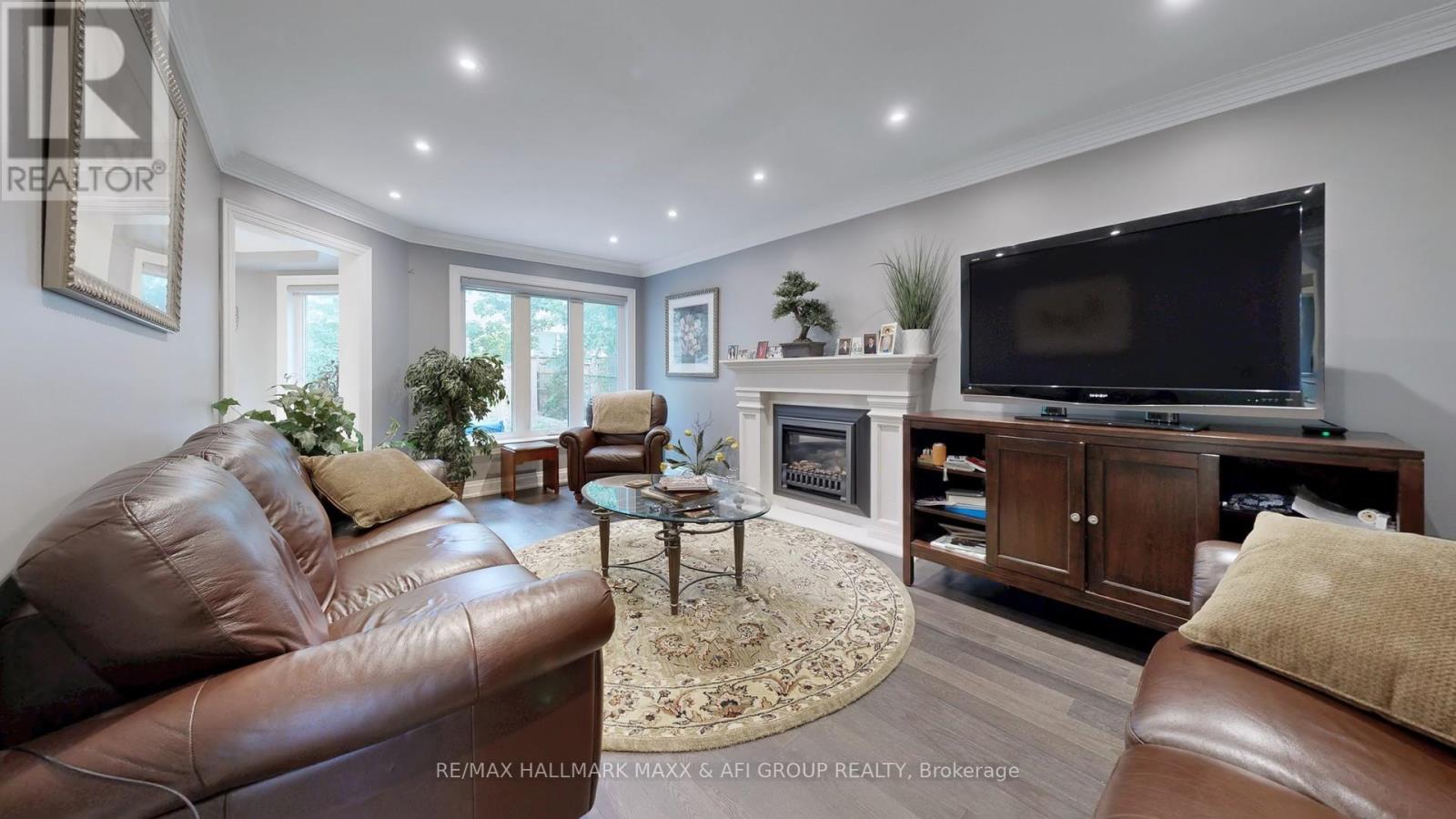 Photo 14 of 62 Corner Ridge Road, Aurora ON