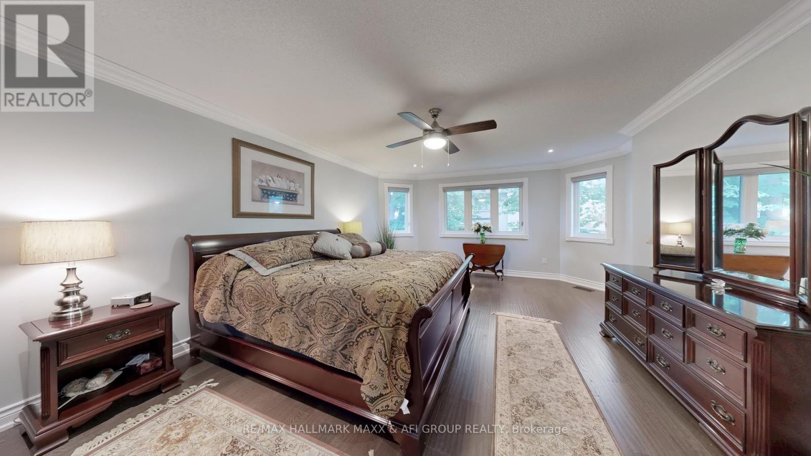 Photo 23 of 62 Corner Ridge Road, Aurora ON