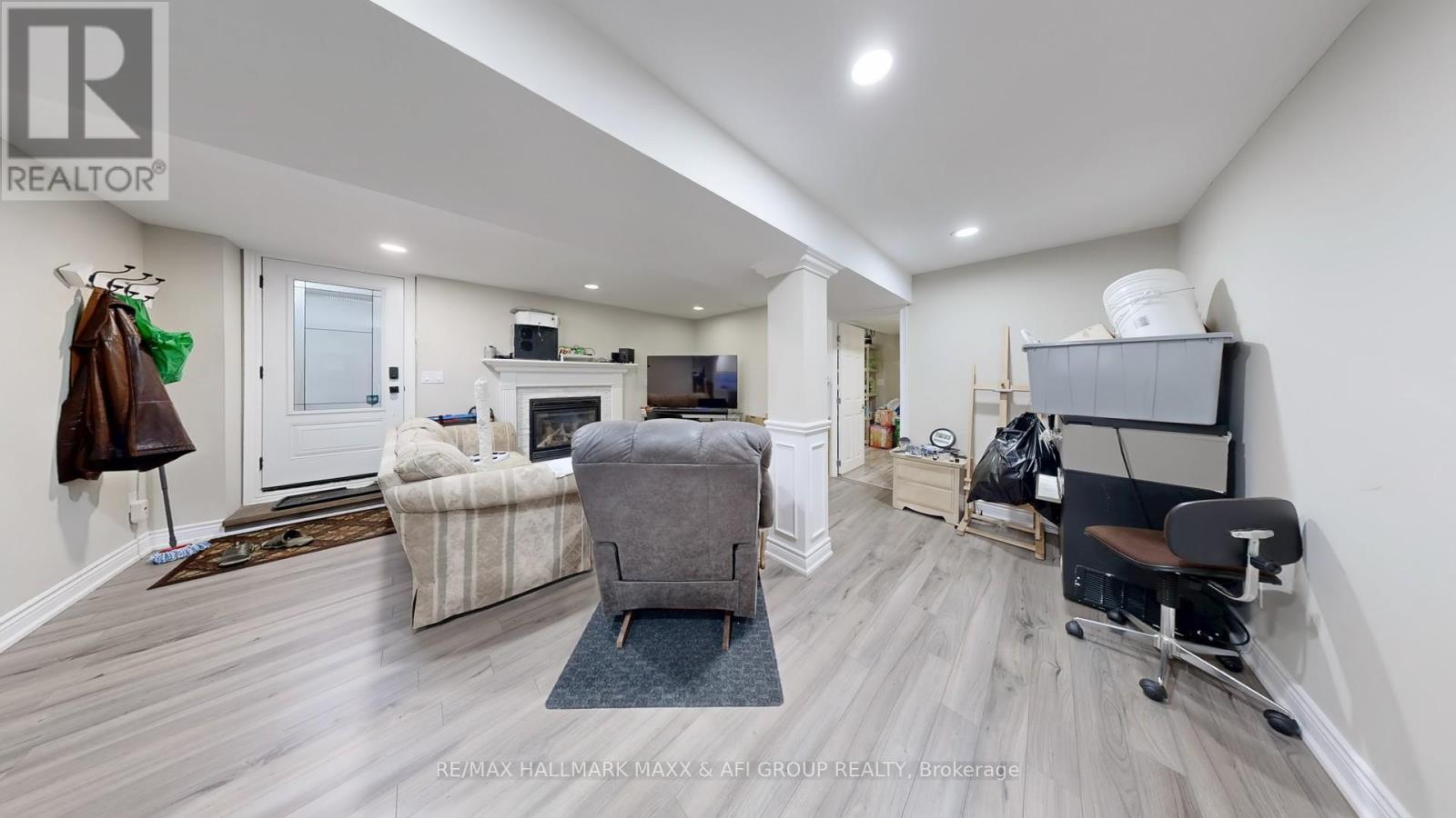Photo 34 of 62 Corner Ridge Road, Aurora ON