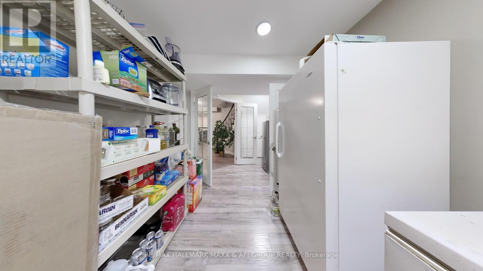 Photo 40 of 62 Corner Ridge Road, Aurora ON