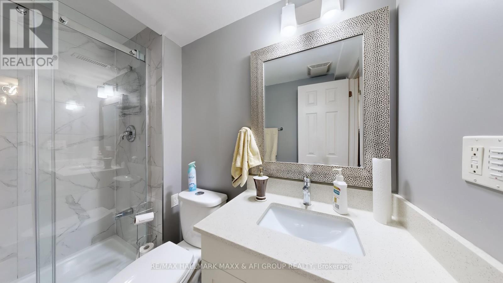 Photo 41 of 62 Corner Ridge Road, Aurora ON