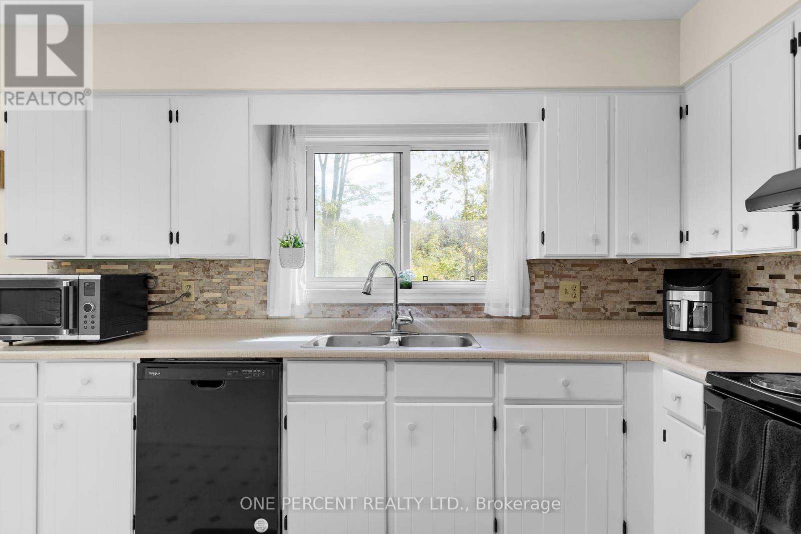 Photo 12 of 4297 Huronia Road, Severn ON