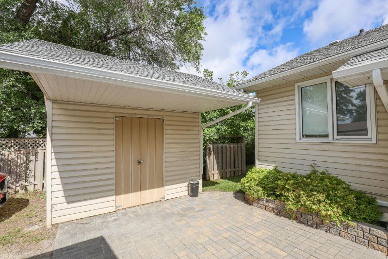 Photo 4 of 832 St Marys Road, Winnipeg MB