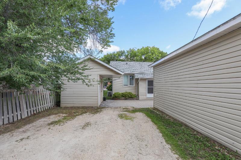 Photo 7 of 832 St Marys Road, Winnipeg MB