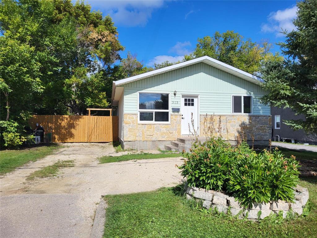 Photo 1 of 315 Netley Avenue, Selkirk MB