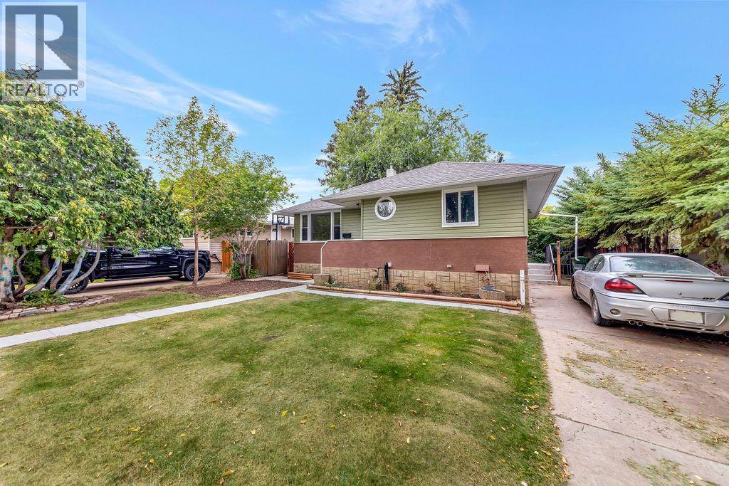 Photo 2 of 5610 50 Street, Lloydminster AB