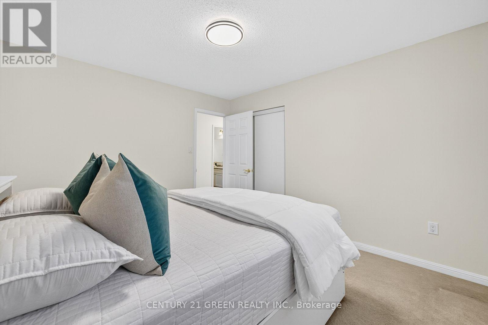 Photo 34 of 936 Rigo Crossing, Milton ON