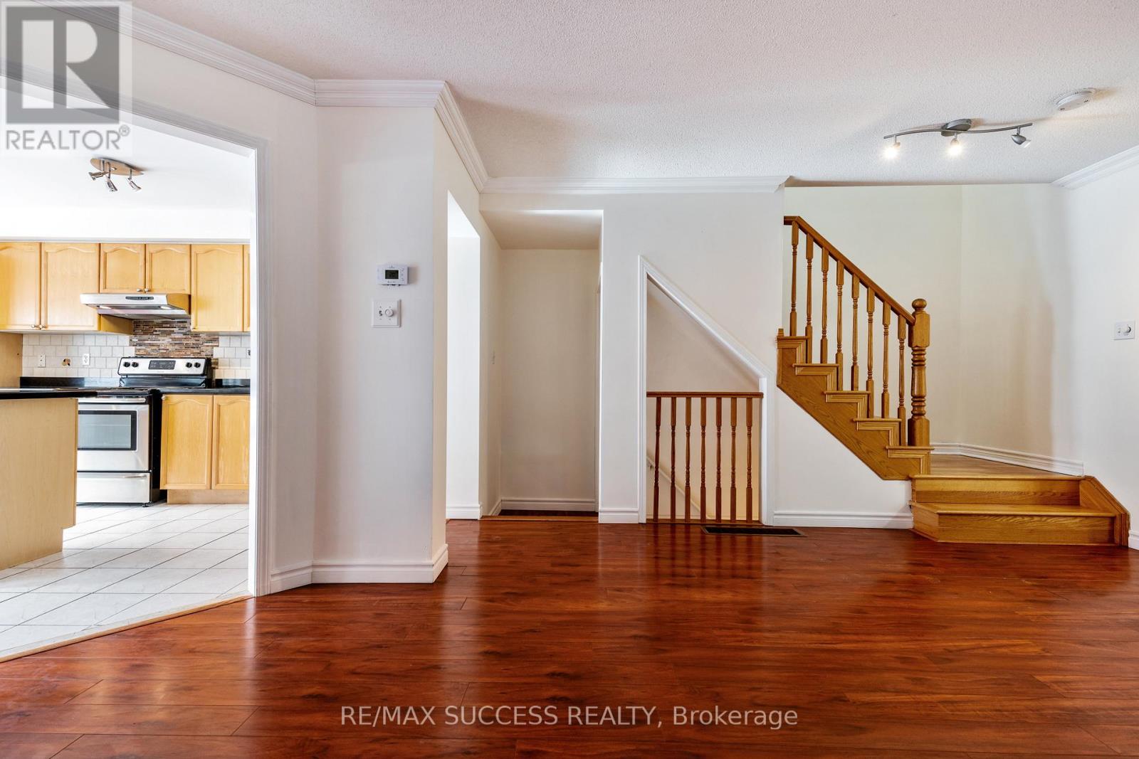 Photo 10 of 3752 Milkwood Crescent, Mississauga ON