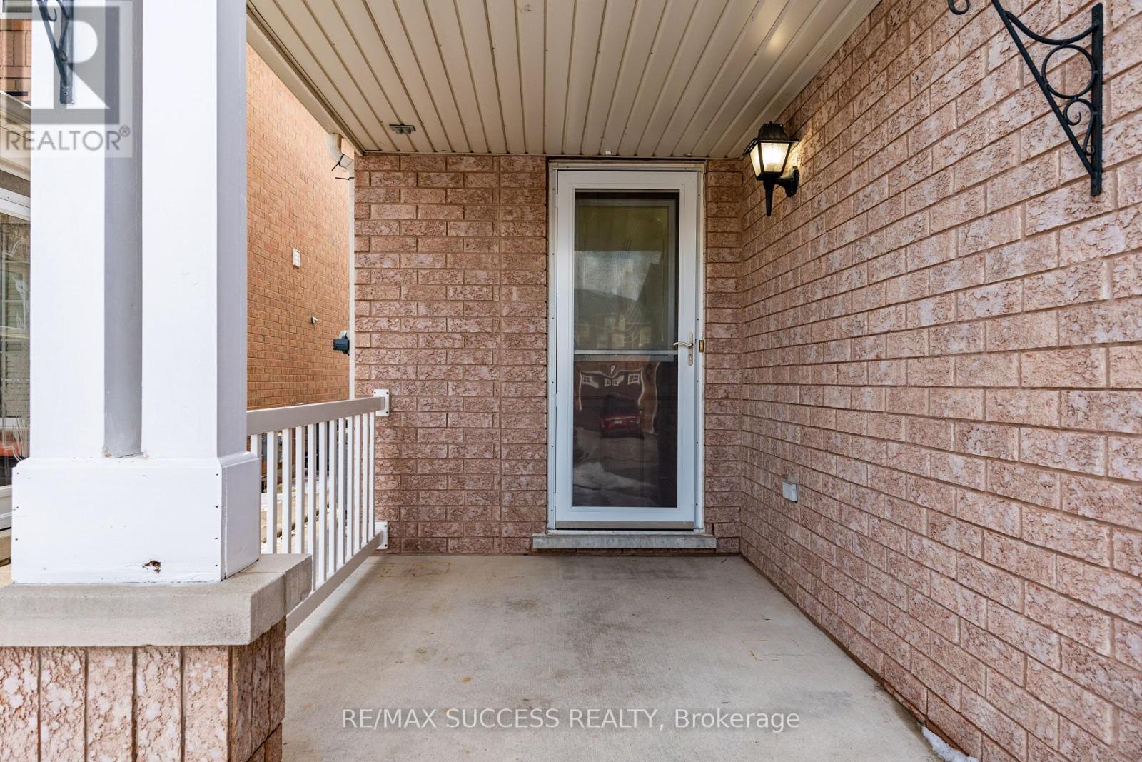 Photo 4 of 3752 Milkwood Crescent, Mississauga ON