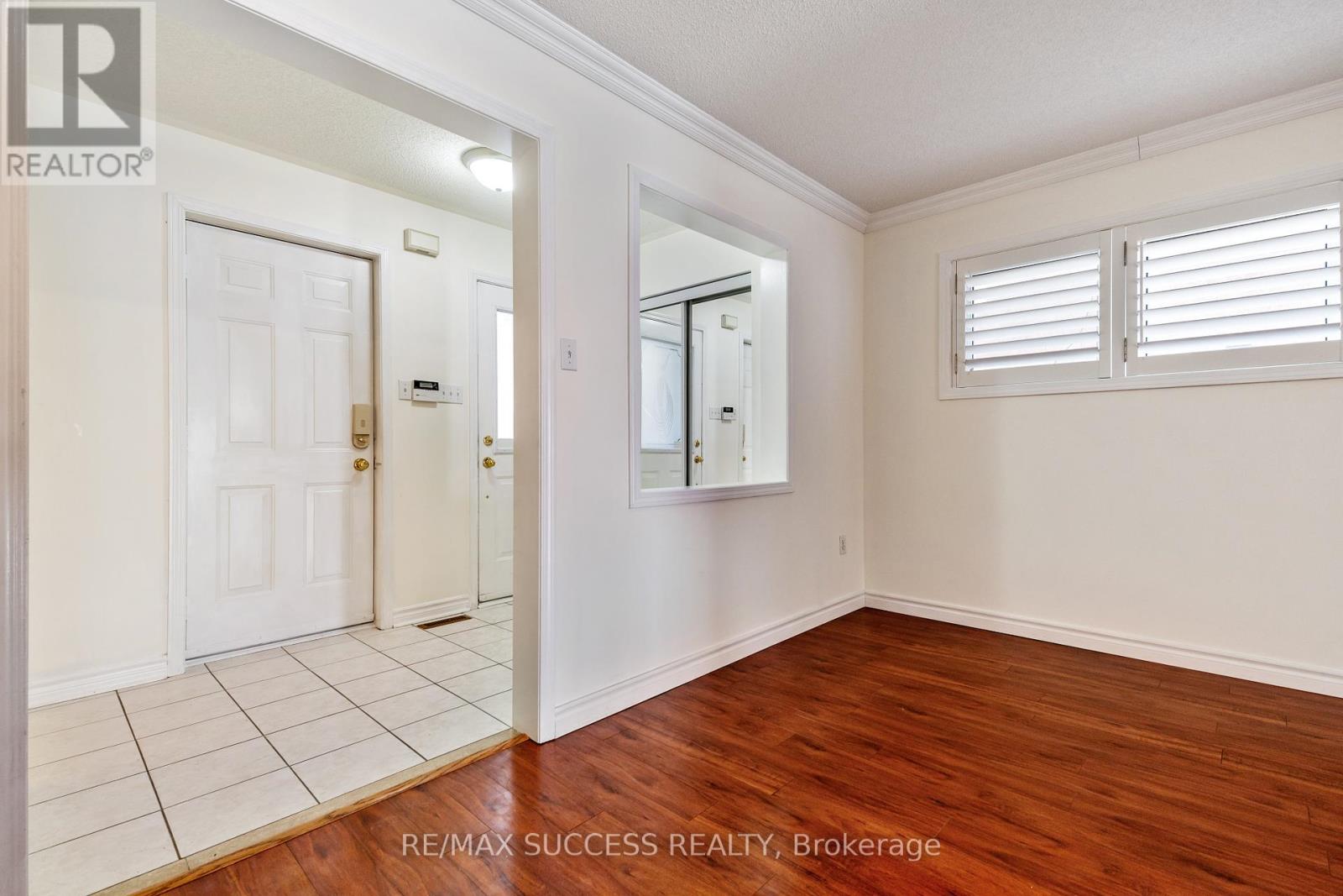 Photo 5 of 3752 Milkwood Crescent, Mississauga ON