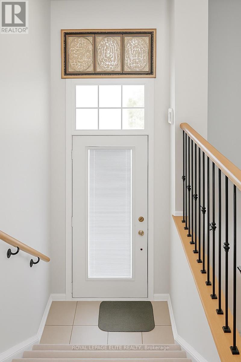 Photo 3 of 3375 Thomas Street, Mississauga ON