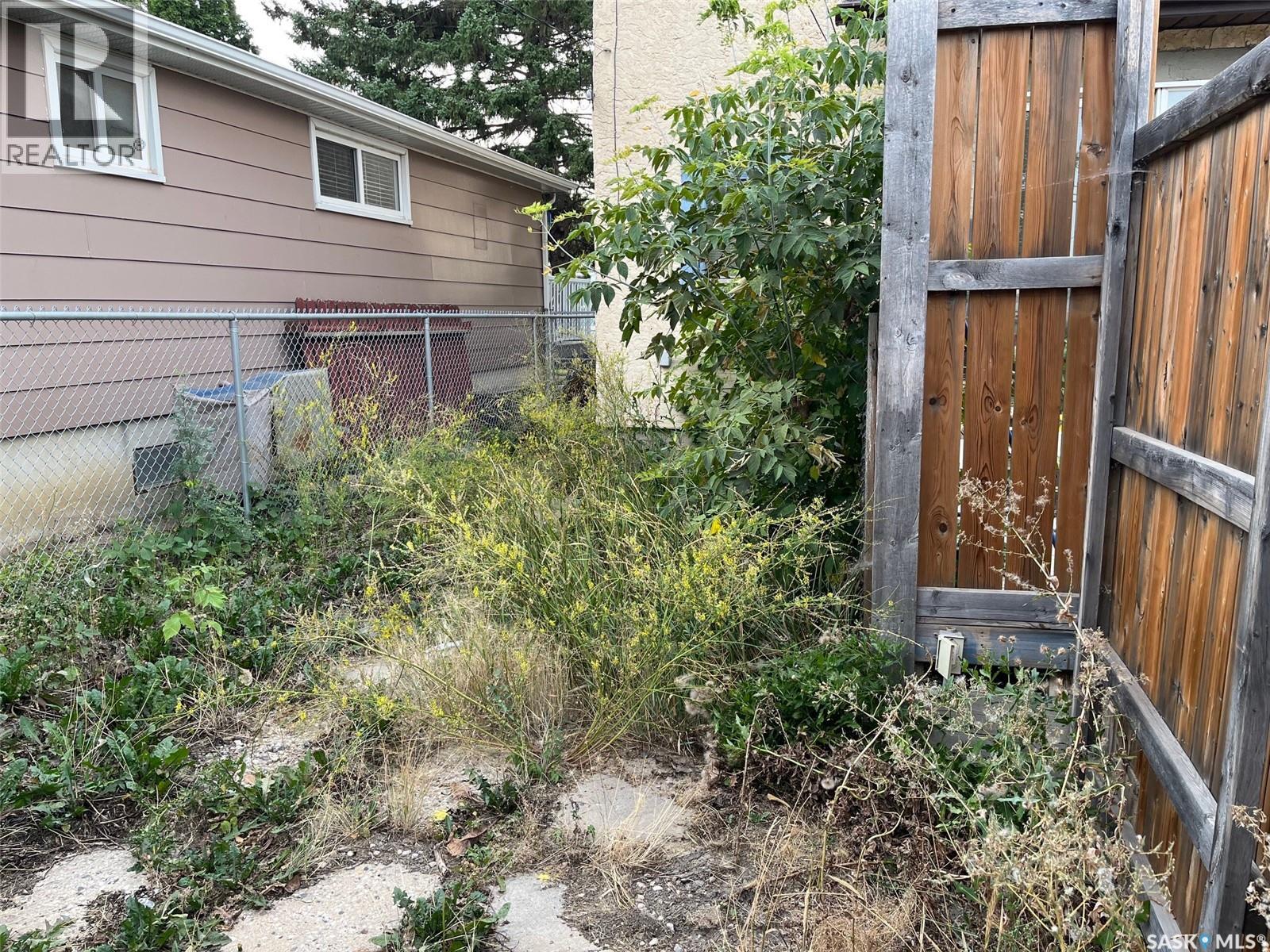 Photo 33 of 1401 Lacon Street, Regina SK