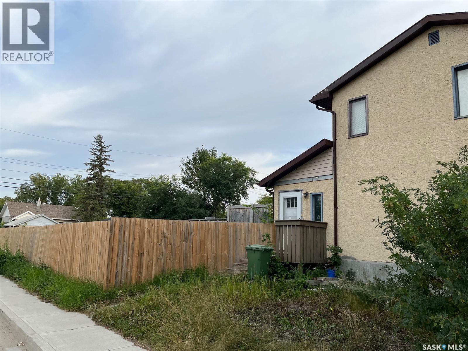 Photo 37 of 1401 Lacon Street, Regina SK