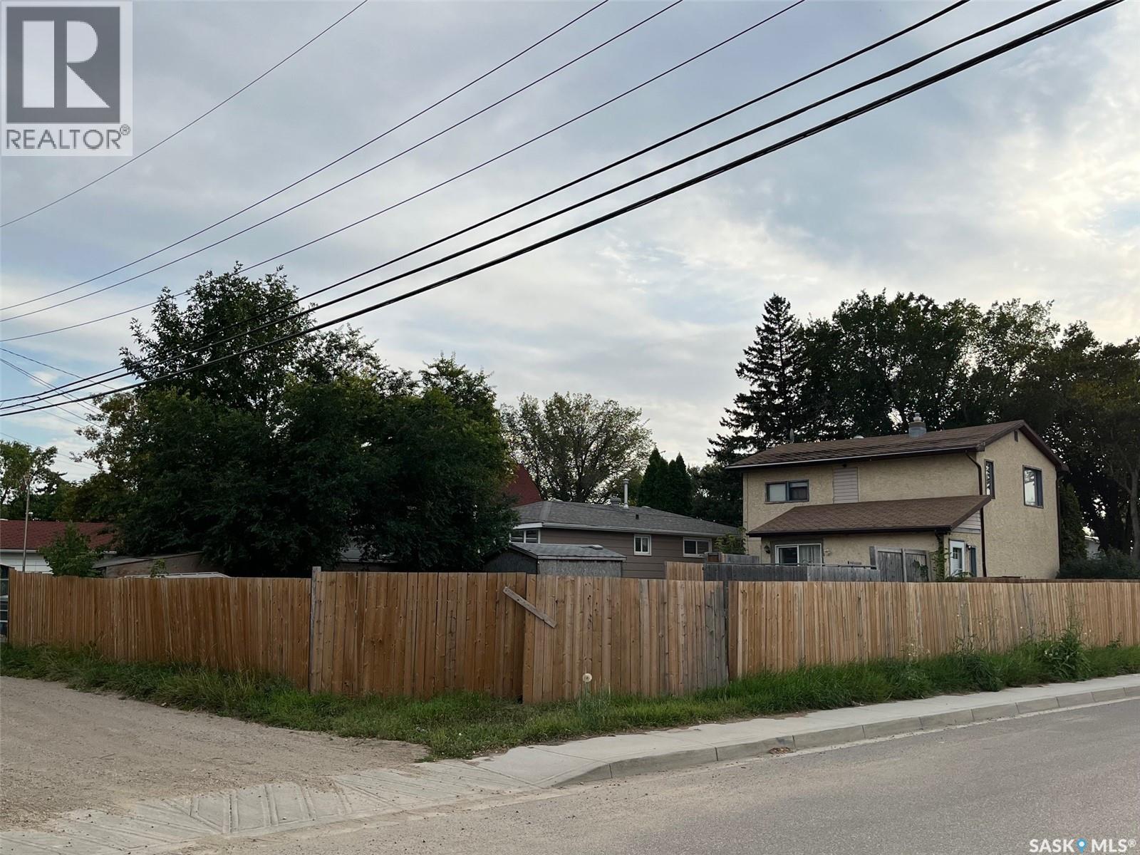 Photo 38 of 1401 Lacon Street, Regina SK