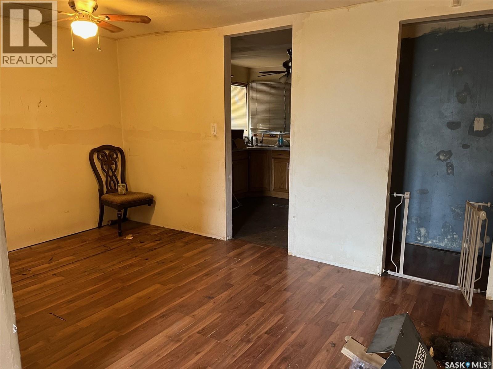 Photo 5 of 1401 Lacon Street, Regina SK