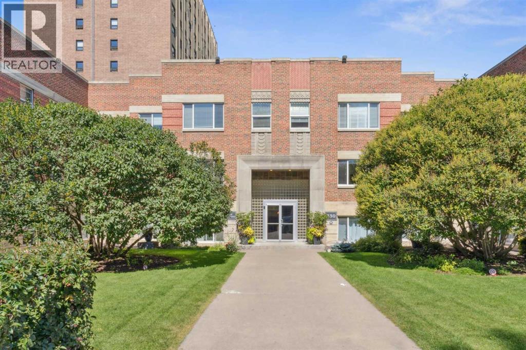 Photo 1 of 38 330 19 Avenue Sw, Calgary AB