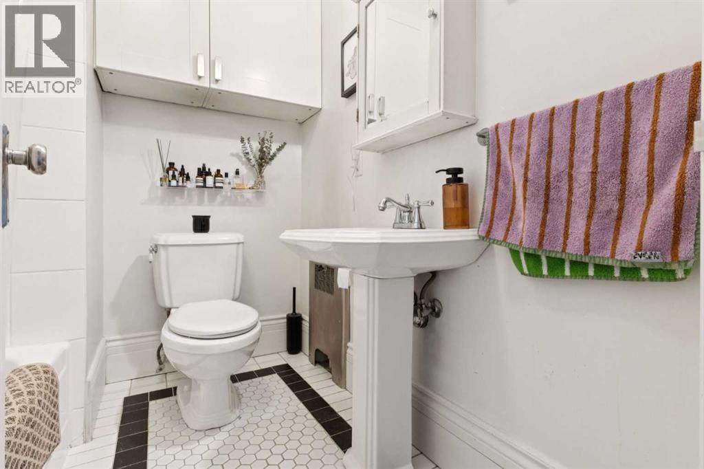 Photo 16 of 38 330 19 Avenue Sw, Calgary AB