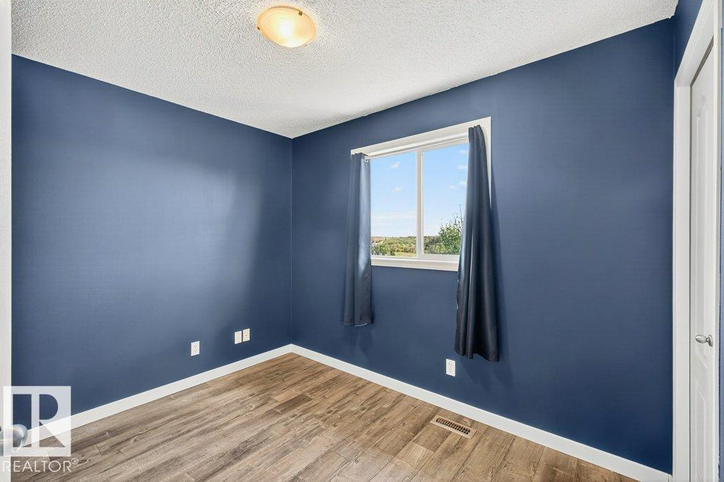 Photo 23 of 21 450 Hyndman Cr Nw, Edmonton AB