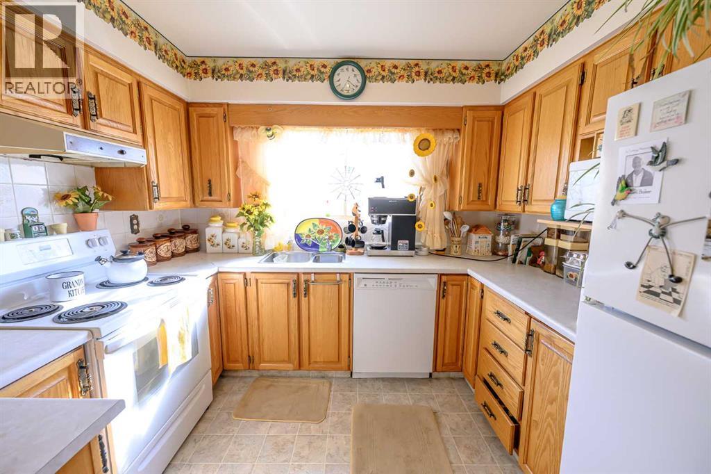 Photo 13 of 10230 112 Avenue, Grande Prairie AB