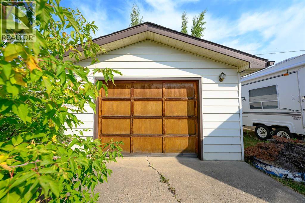 Photo 2 of 10230 112 Avenue, Grande Prairie AB