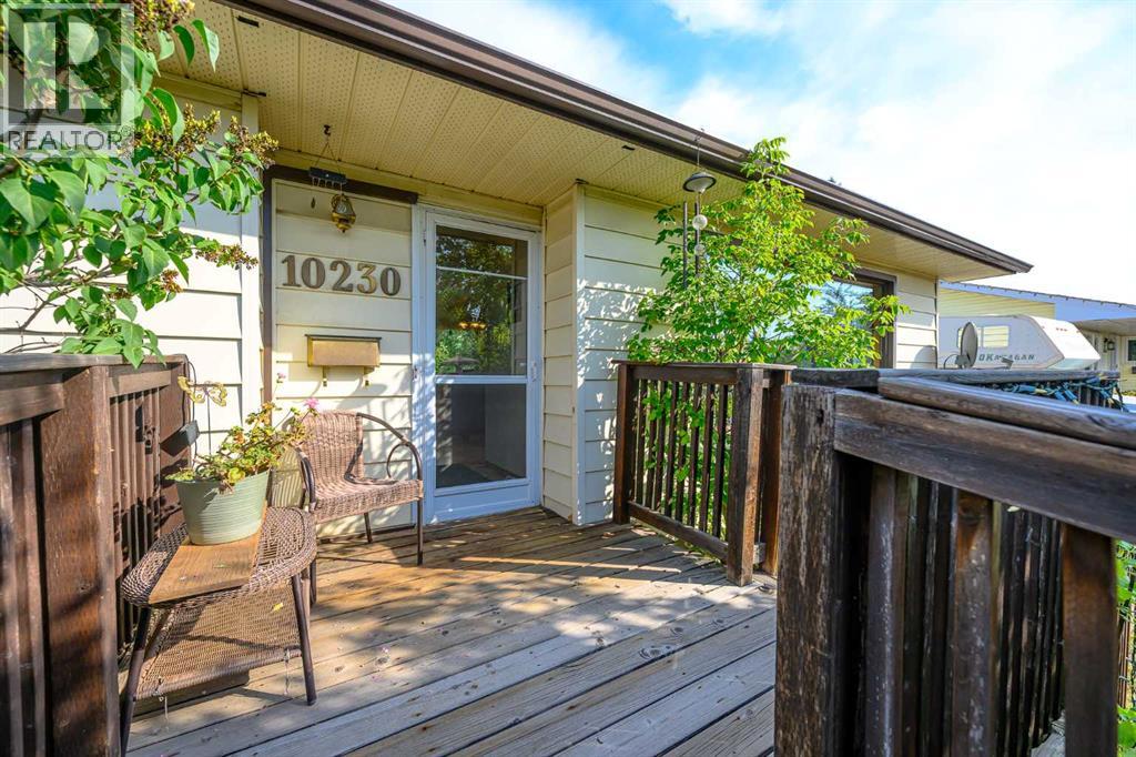 Photo 3 of 10230 112 Avenue, Grande Prairie AB