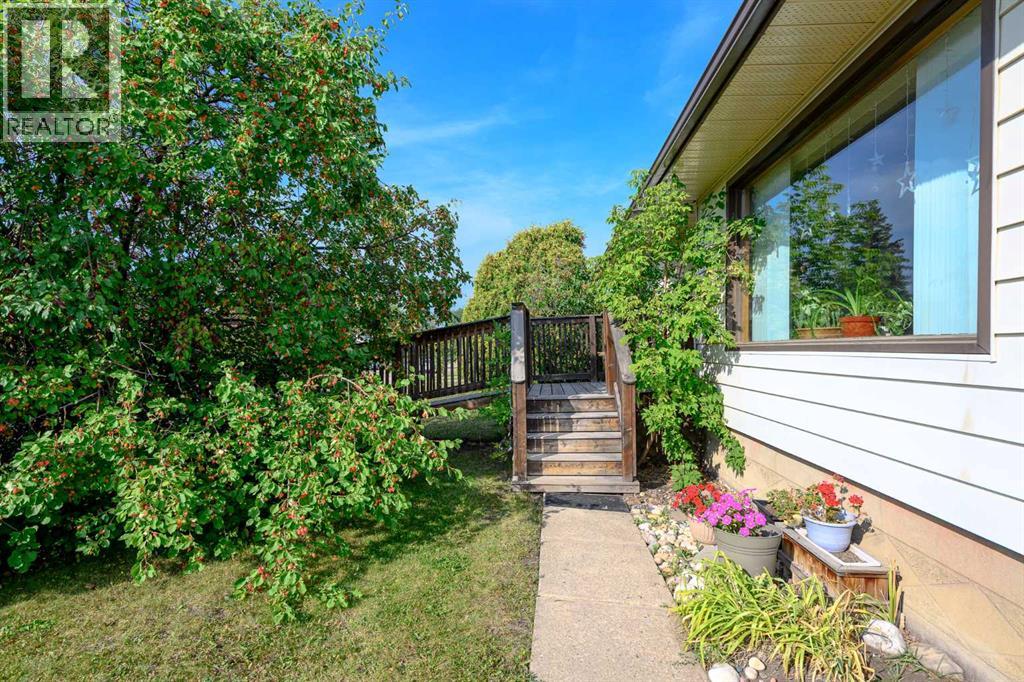 Photo 4 of 10230 112 Avenue, Grande Prairie AB