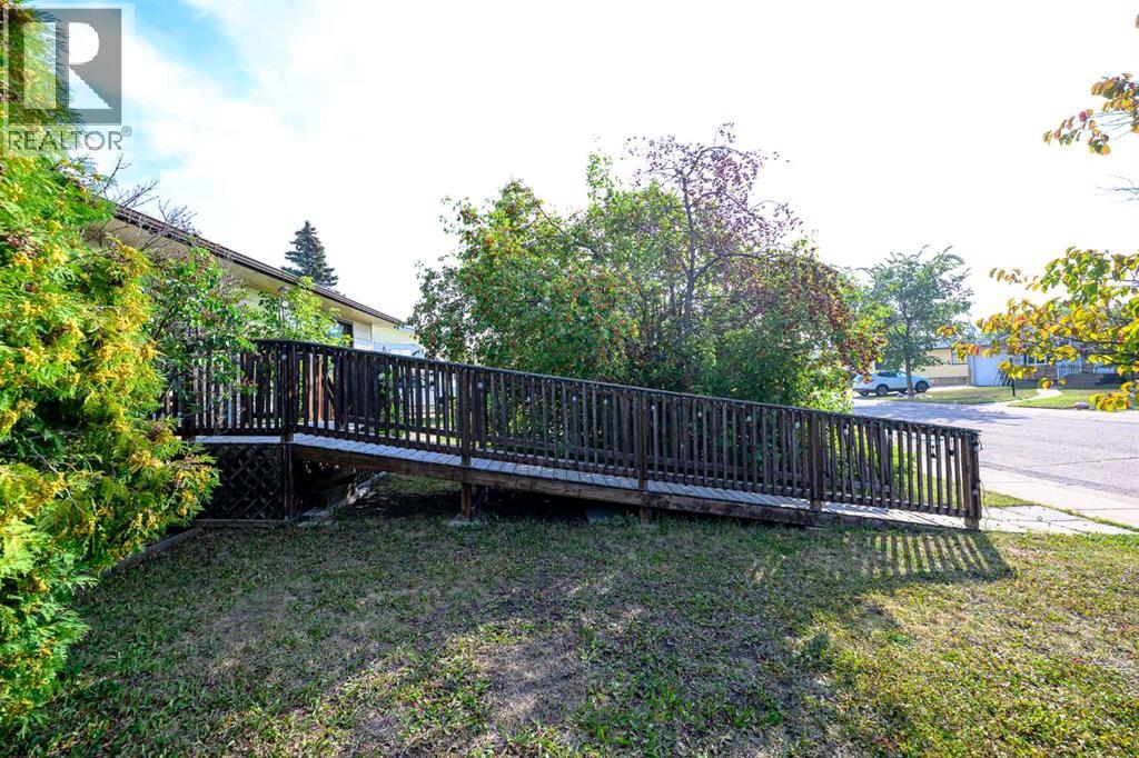 Photo 5 of 10230 112 Avenue, Grande Prairie AB
