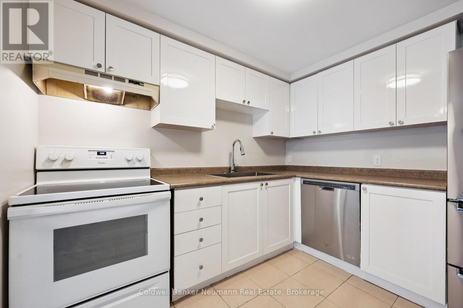 Photo 14 of 29 Grandridge Crescent, Guelph ON