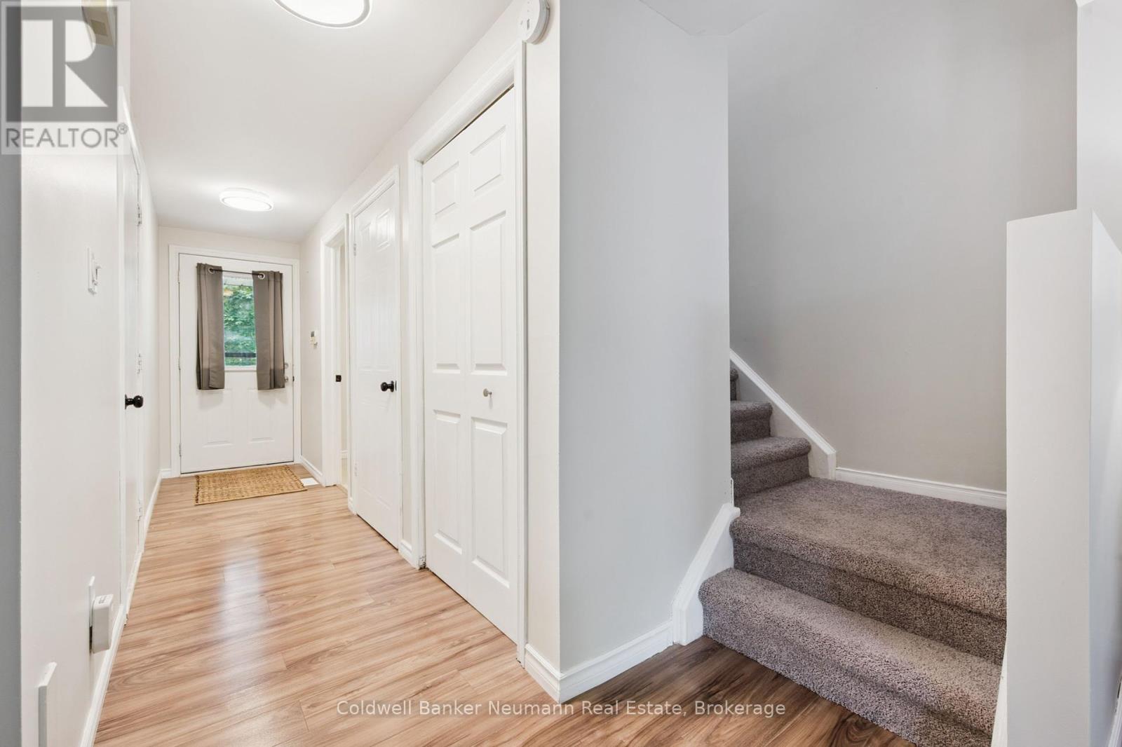 Photo 18 of 29 Grandridge Crescent, Guelph ON